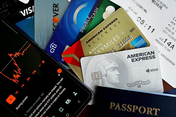 Où découvrir les traditions viticoles en France : routes des vins et dégustations recommandées ?